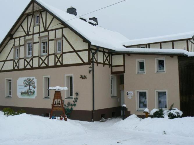 Ferienwohnung Ripa Erzgebirge In Schwarzenberg ชวาร์เซนเบิร์ก ภายนอก รูปภาพ